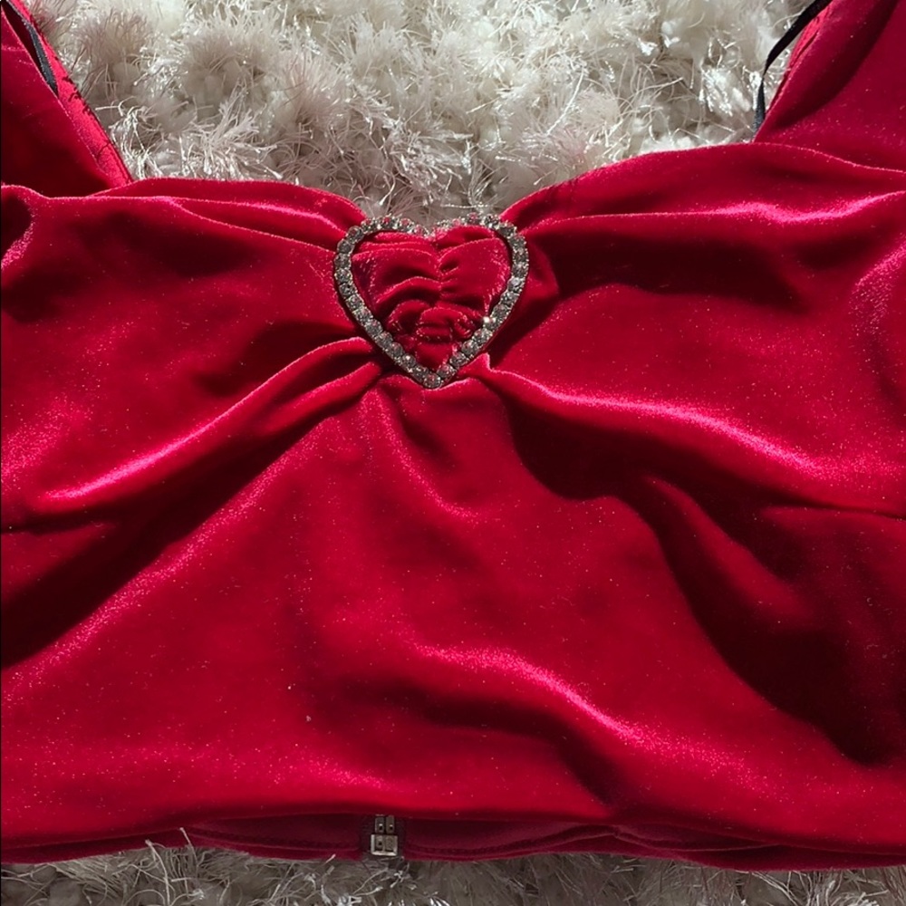 A Blouse - Picture 2 of 4